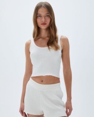 Adanola Rib Knit Scoop Neck Crop Top Vita | 05236-EQGD